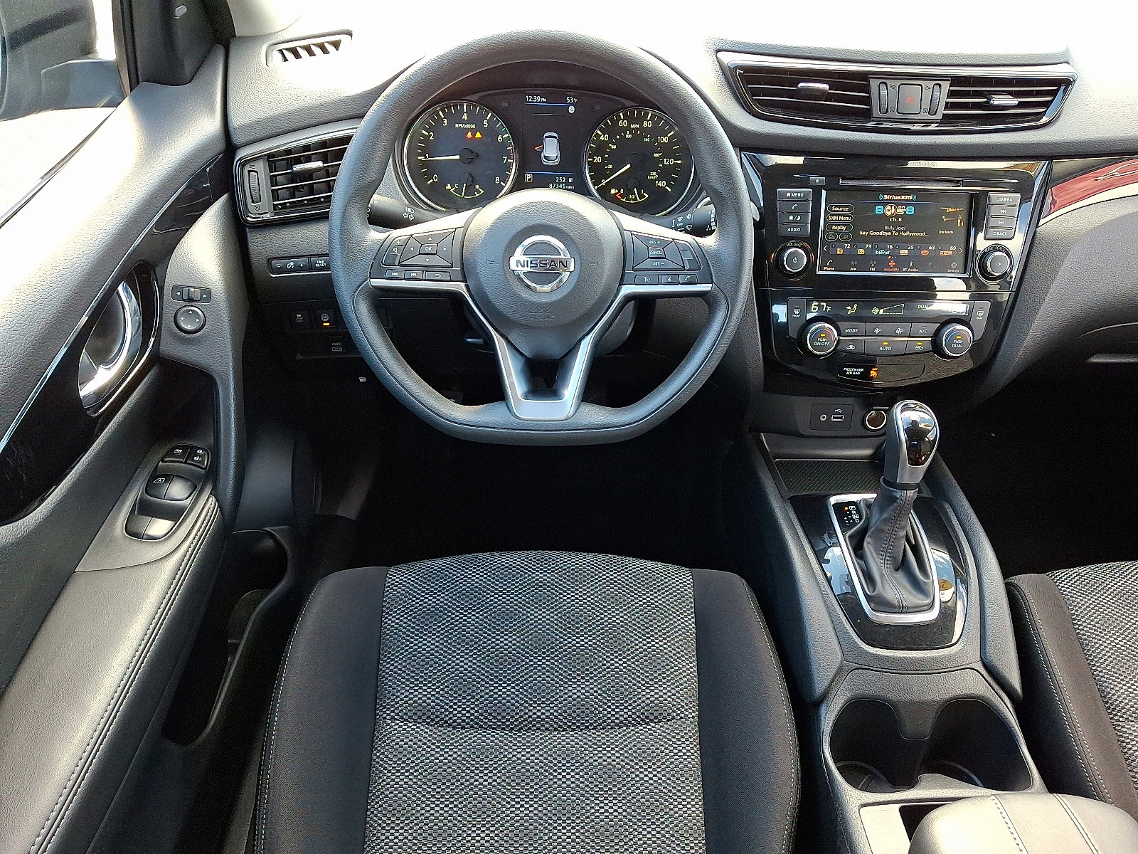 Used 2020 Nissan Rogue Sport SV image 11