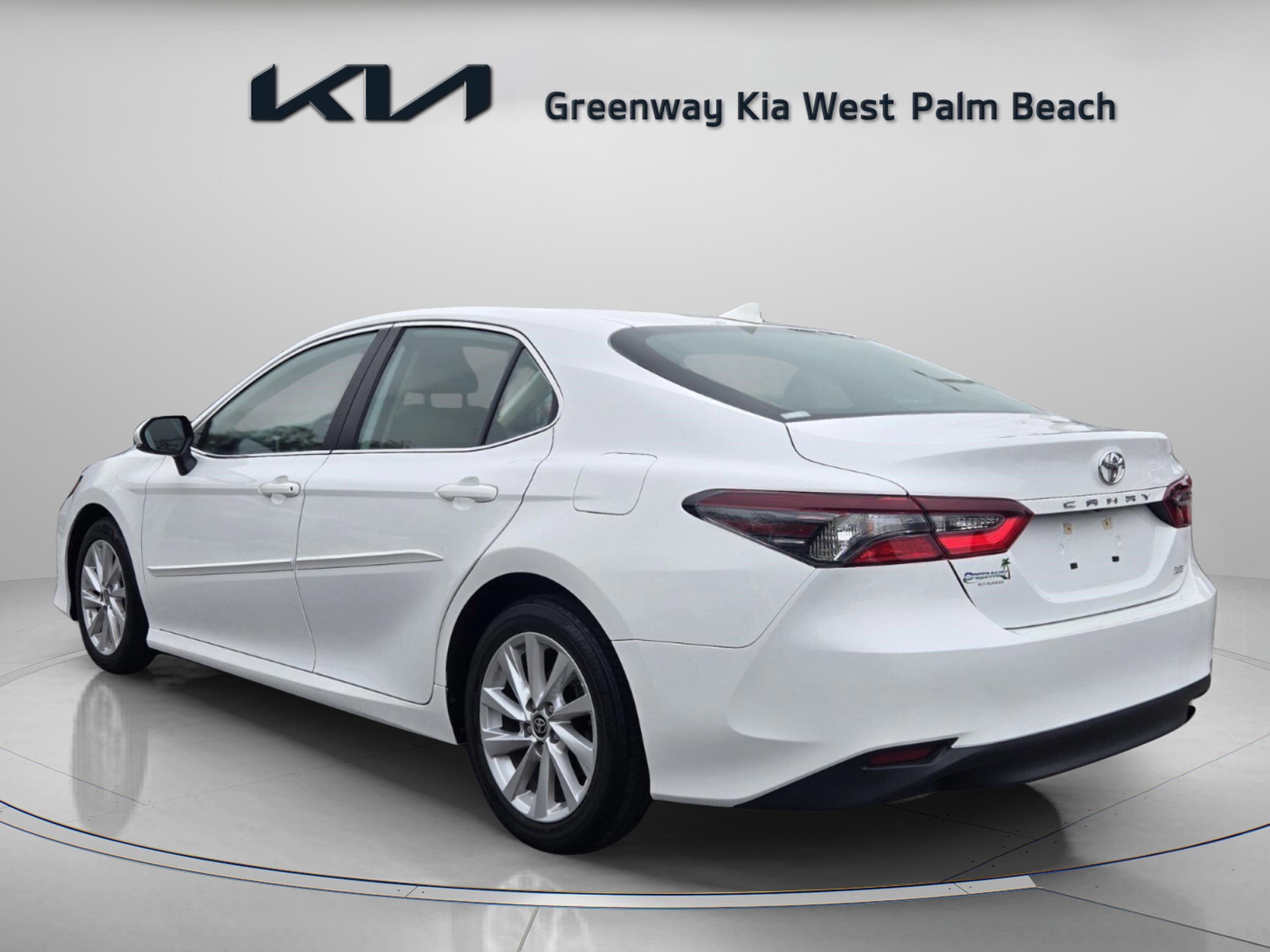 Used 2024 Toyota Camry LE image 5