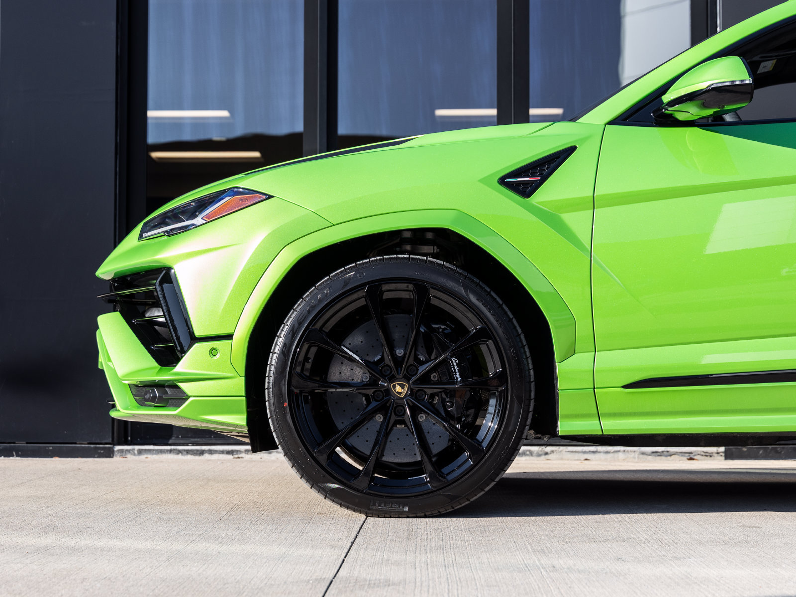 Used 2024 Lamborghini Urus S AWD/4WD image 11