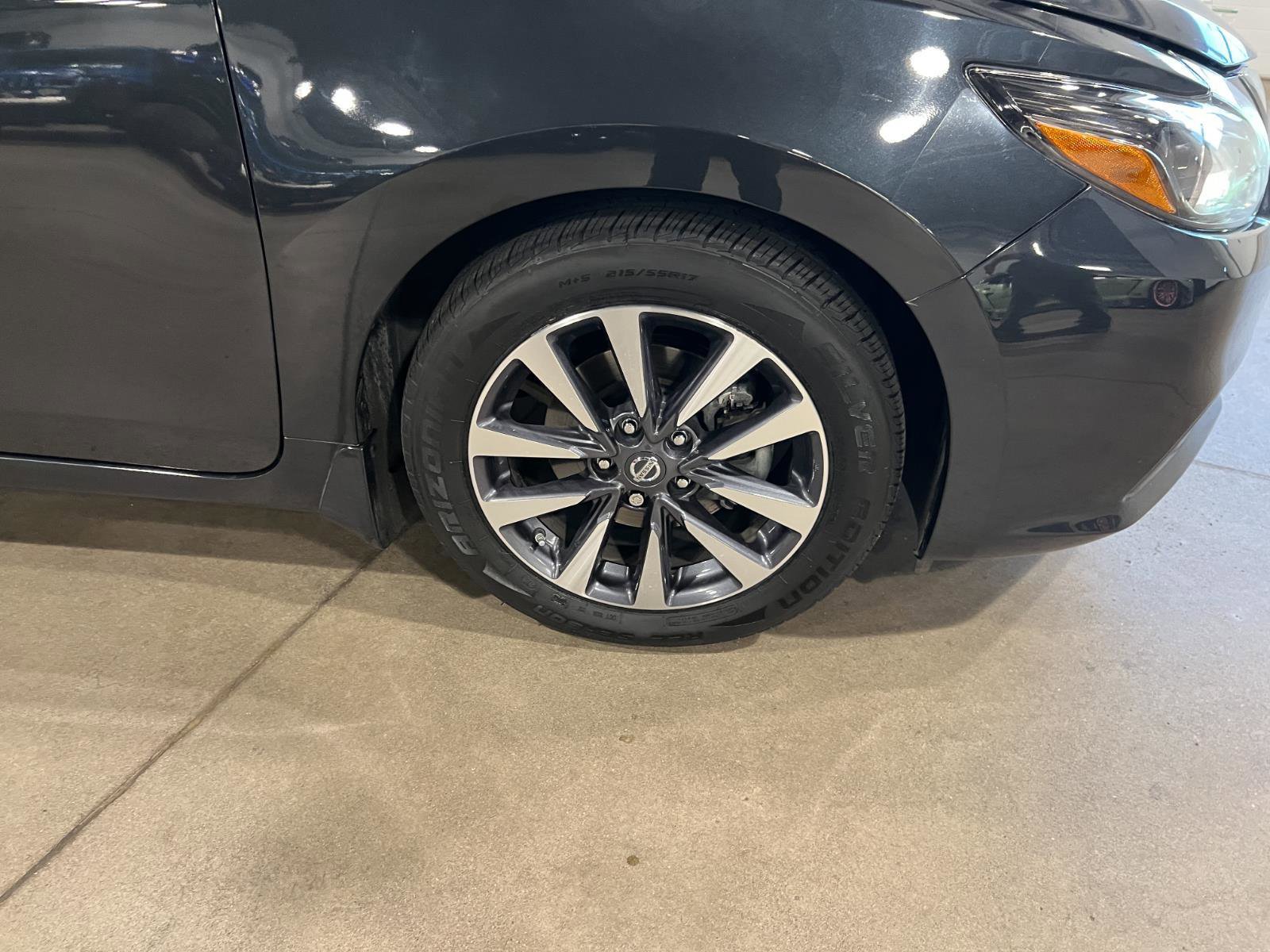 Used 2016 Nissan Altima 2.5 SL w/ 2.5 Technology w/LED Package FWD image 41