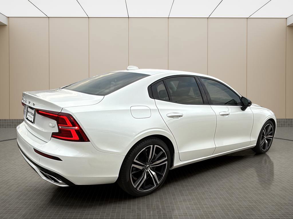 Used 2022 Volvo S60 T8 R-Design Expression w/ Premium Package image 5
