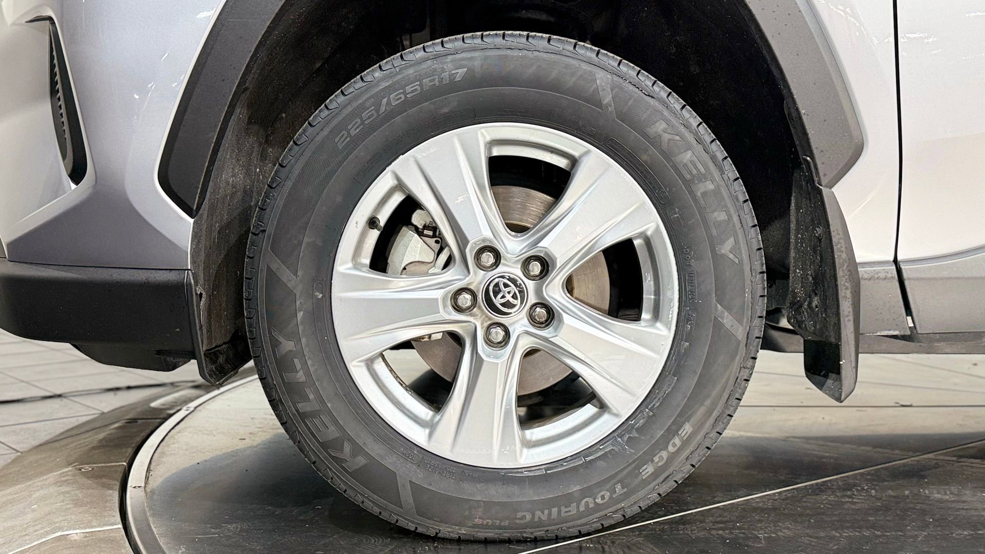 Used 2025 Toyota RAV4 XLE w/ Convenience Package image 22