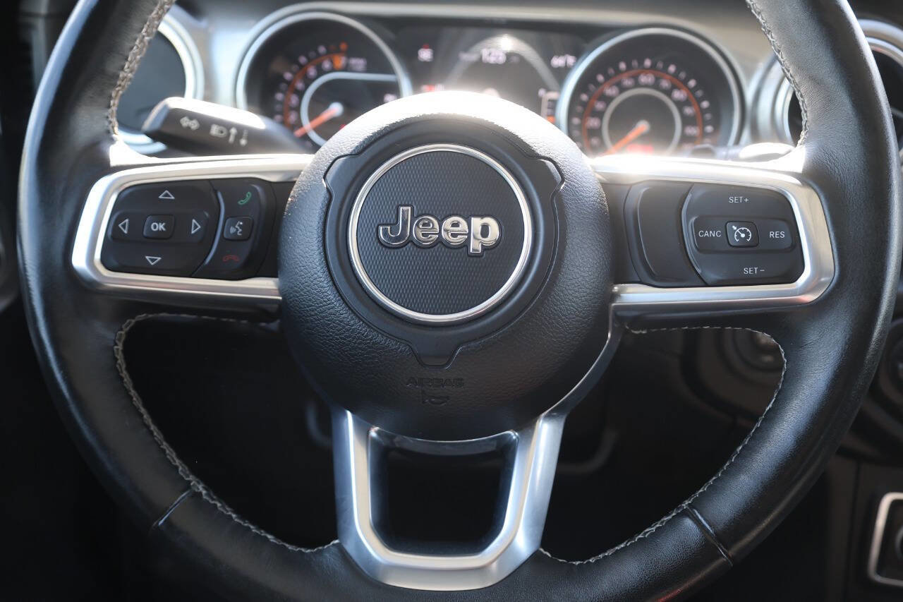 Used 2018 Jeep Wrangler Unlimited Sahara image 18