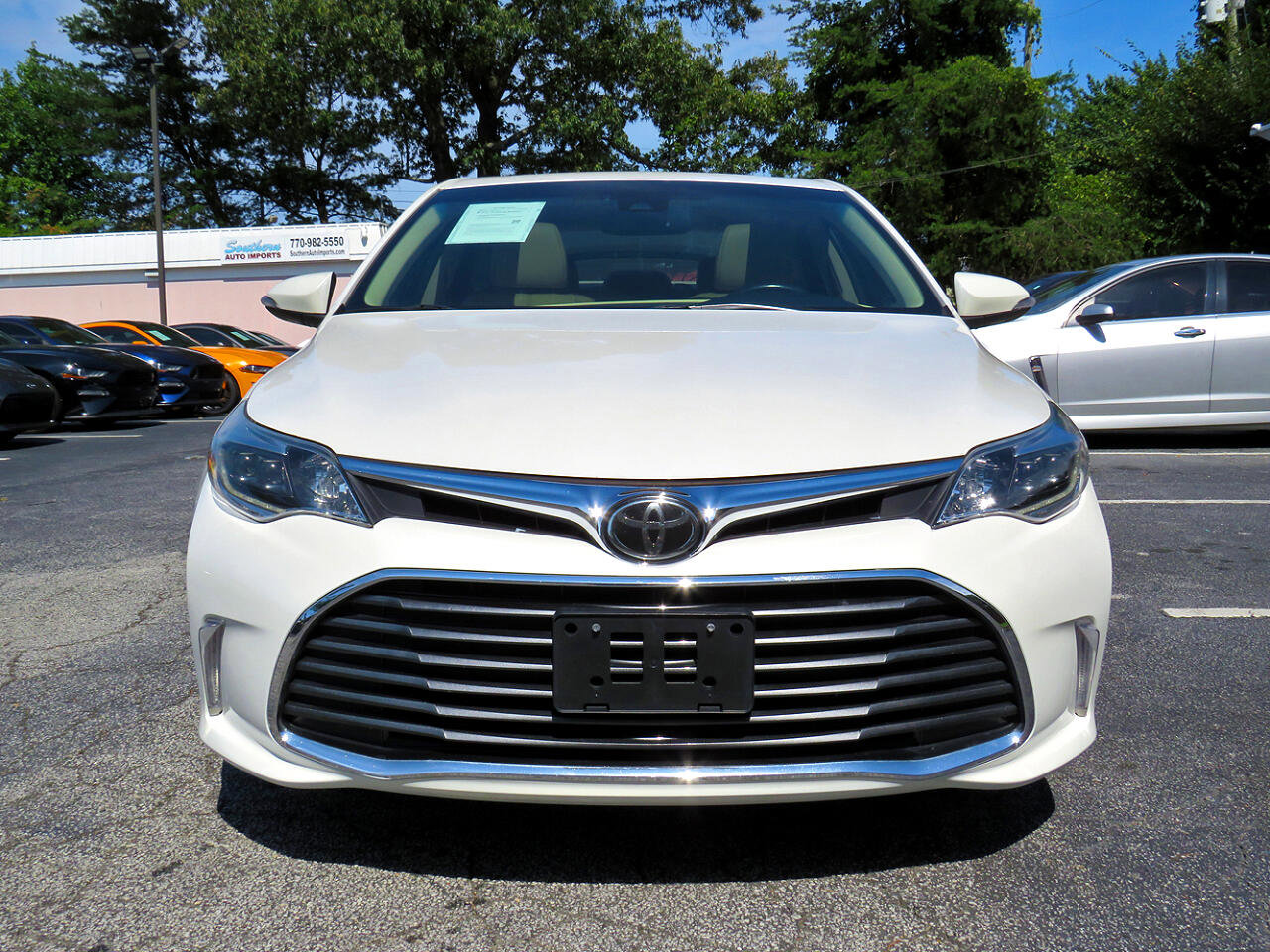 Used 2017 Toyota Avalon Limited image 4