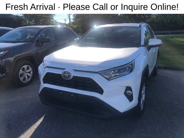 Used 2021 Toyota RAV4 XLE AWD/4WD image 2
