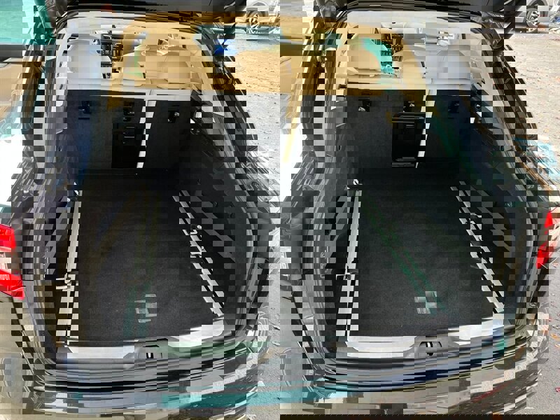 Used 2017 Maserati Levante w/ Luxury Package image 26