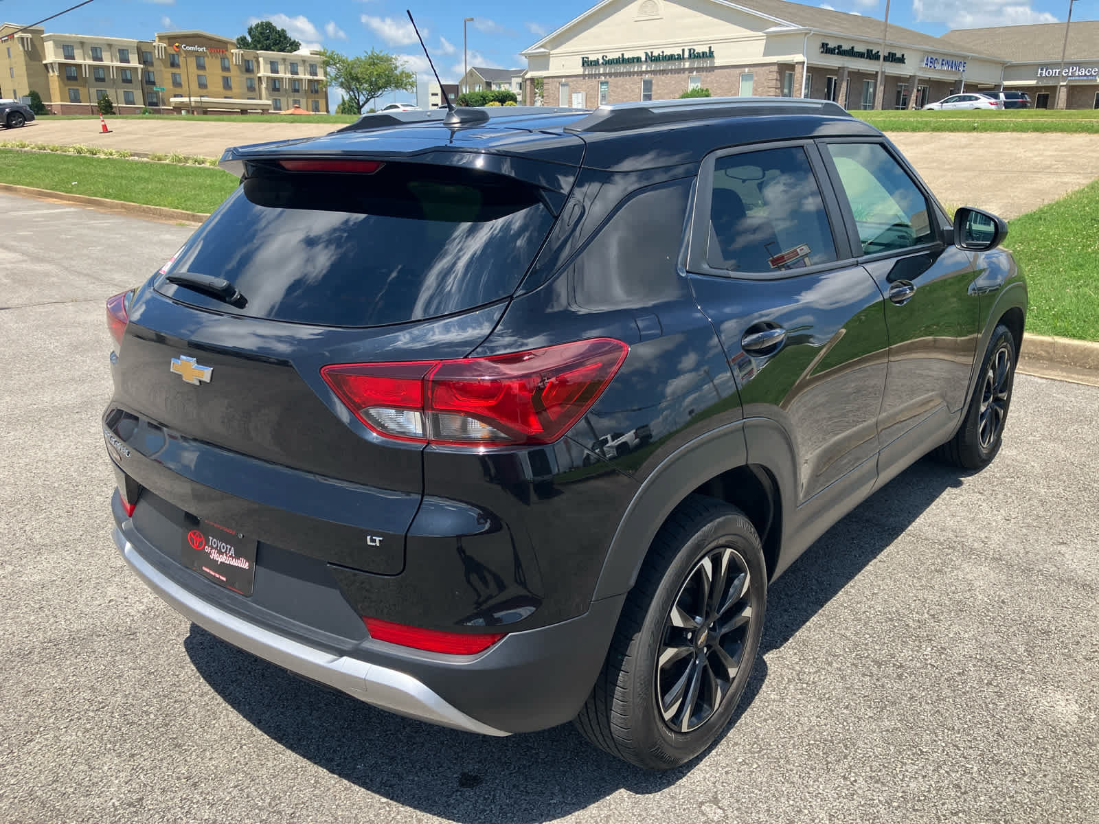 Used 2023 Chevrolet TrailBlazer LT FWD image 7