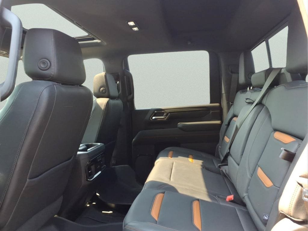 Used 2024 GMC Sierra 3500 AT4 w/ AT4 Premium Plus Package AWD/4WD image 12