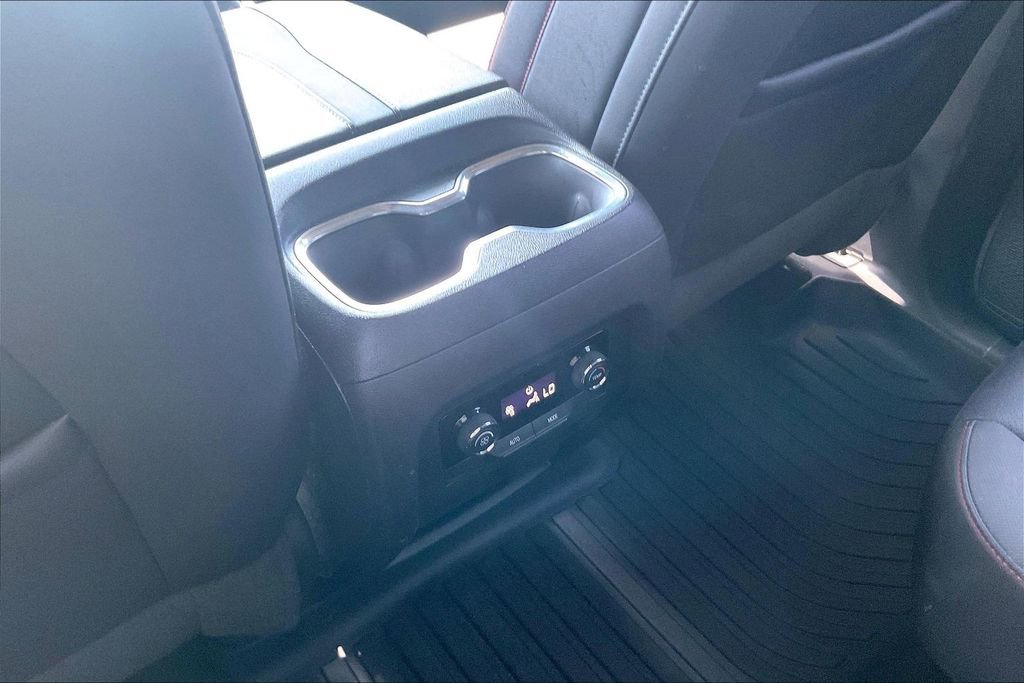 Used 2024 Chevrolet Traverse Z71 AWD/4WD image 10
