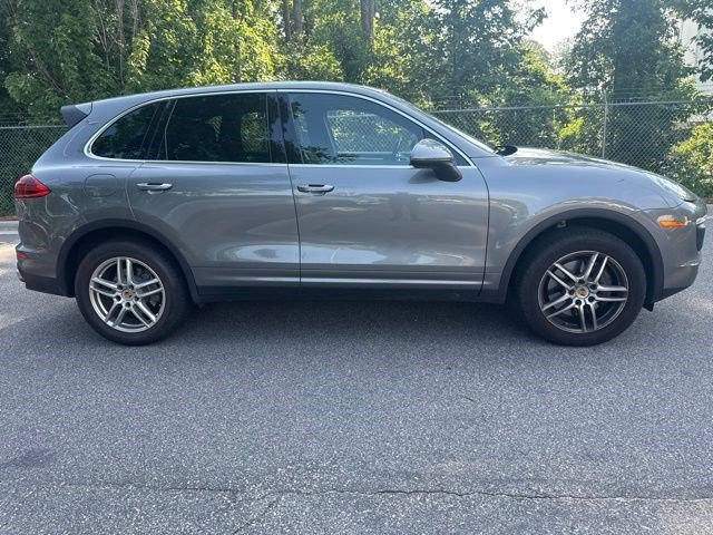 Used 2016 Porsche Cayenne AWD/4WD image 12