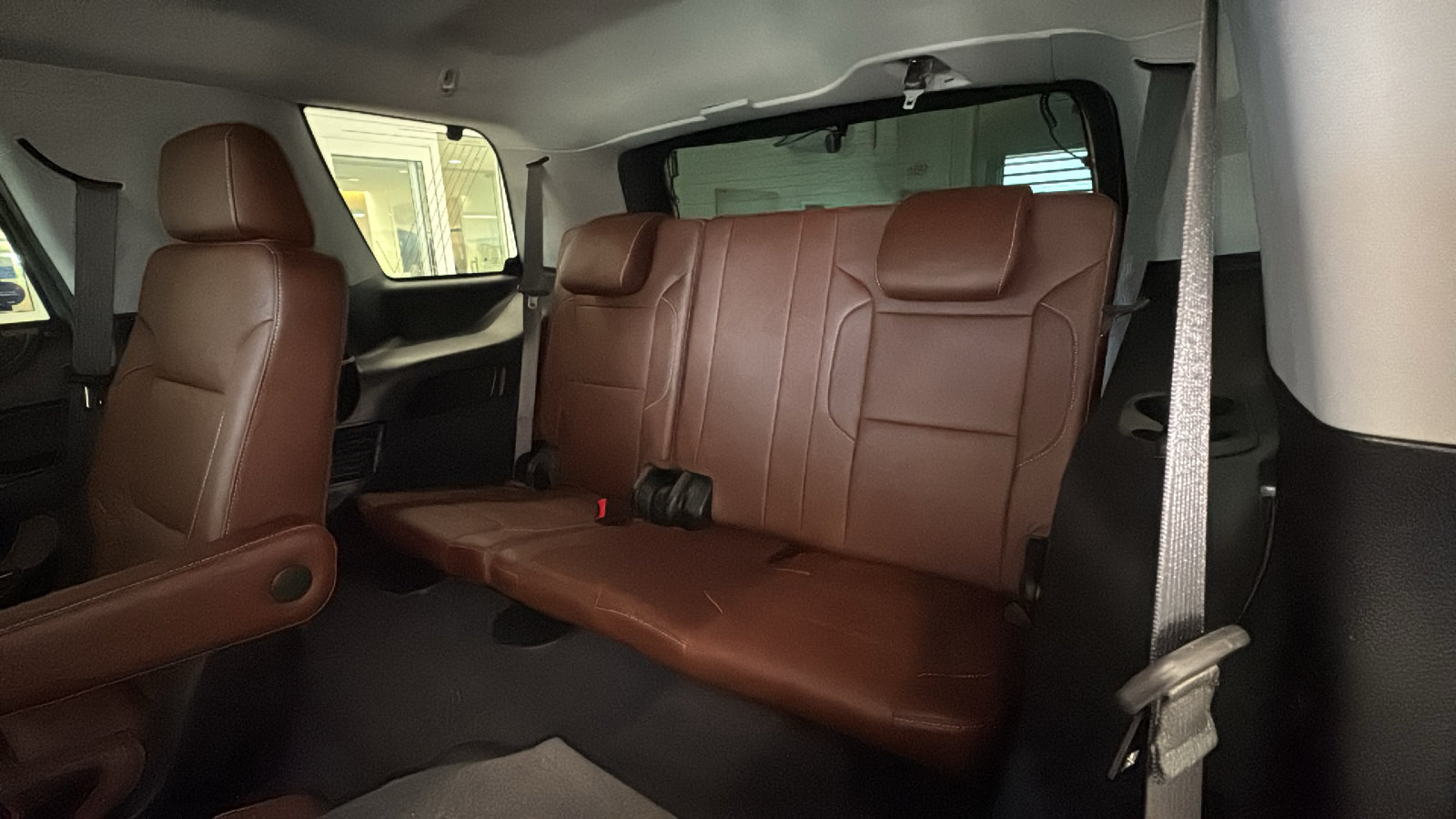Used 2020 Chevrolet Tahoe Premier w/ Premier Plus Edition AWD/4WD image 31