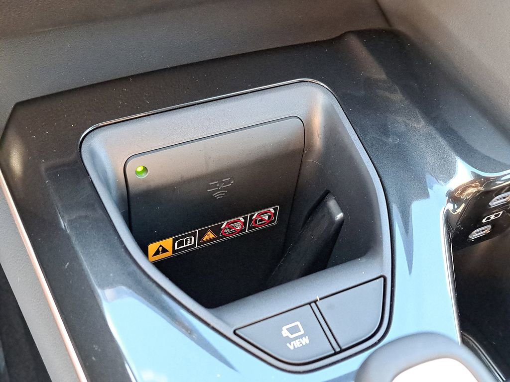 Certified 2025 Toyota Crown Signia image 26