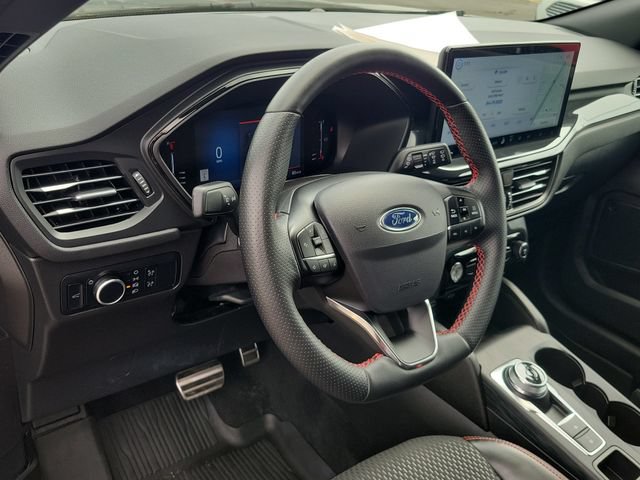 Certified 2024 Ford Escape ST-Line w/ Tech Pack #1 AWD/4WD image 11