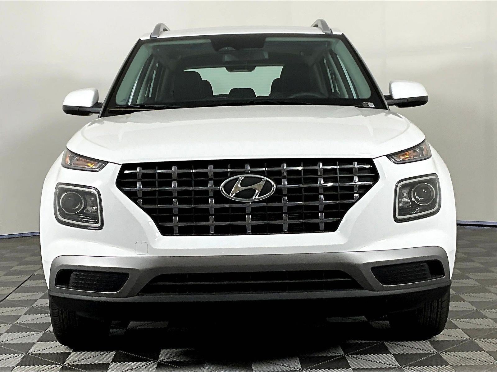 New 2026 Hyundai Venue SEL FWD image 2