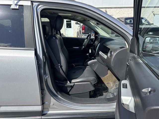 Used 2016 Jeep Compass High Altitude image 11