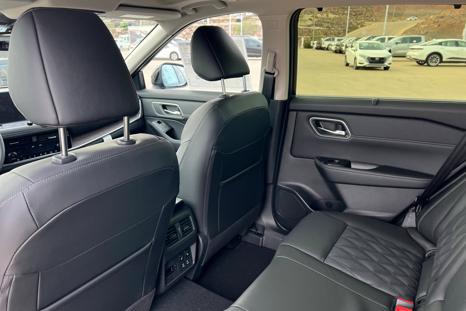 New 2026 Nissan Rogue Platinum image 19