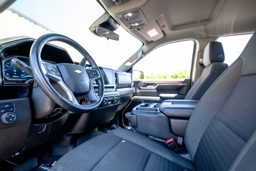 Certified 2025 Chevrolet Silverado 1500 LT AWD/4WD image 5