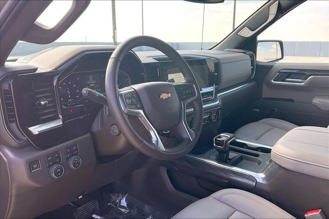 Used 2025 Chevrolet Silverado 1500 LTZ image 16