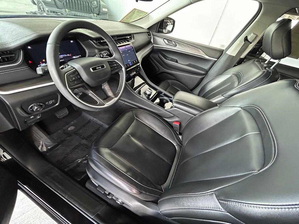 Used 2023 Jeep Grand Cherokee L Limited image 41