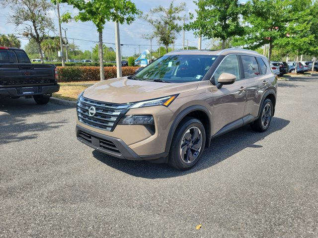 Used 2025 Nissan Rogue SV w/ SV Premium Package FWD image 4