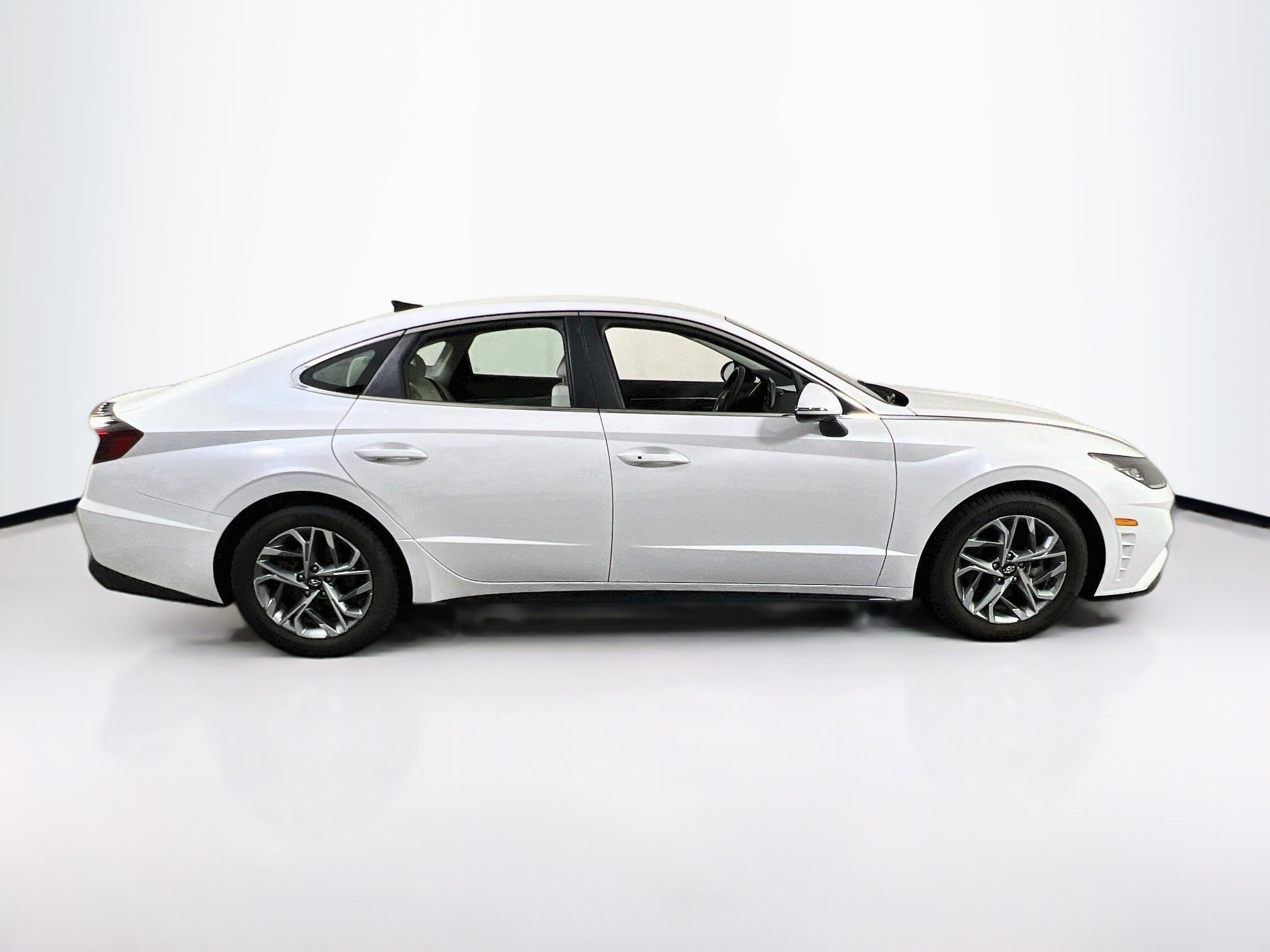 Used 2022 Hyundai Sonata SEL FWD image 4