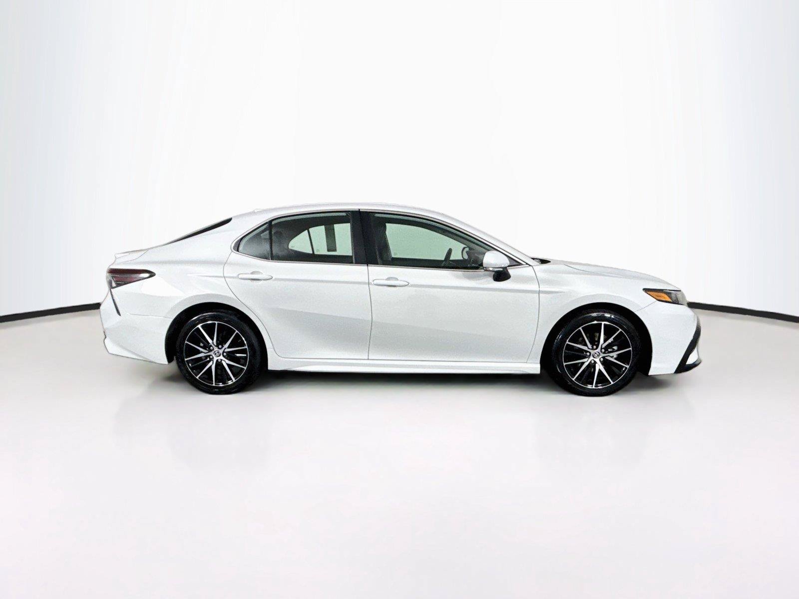 Certified 2024 Toyota Camry SE FWD image 9