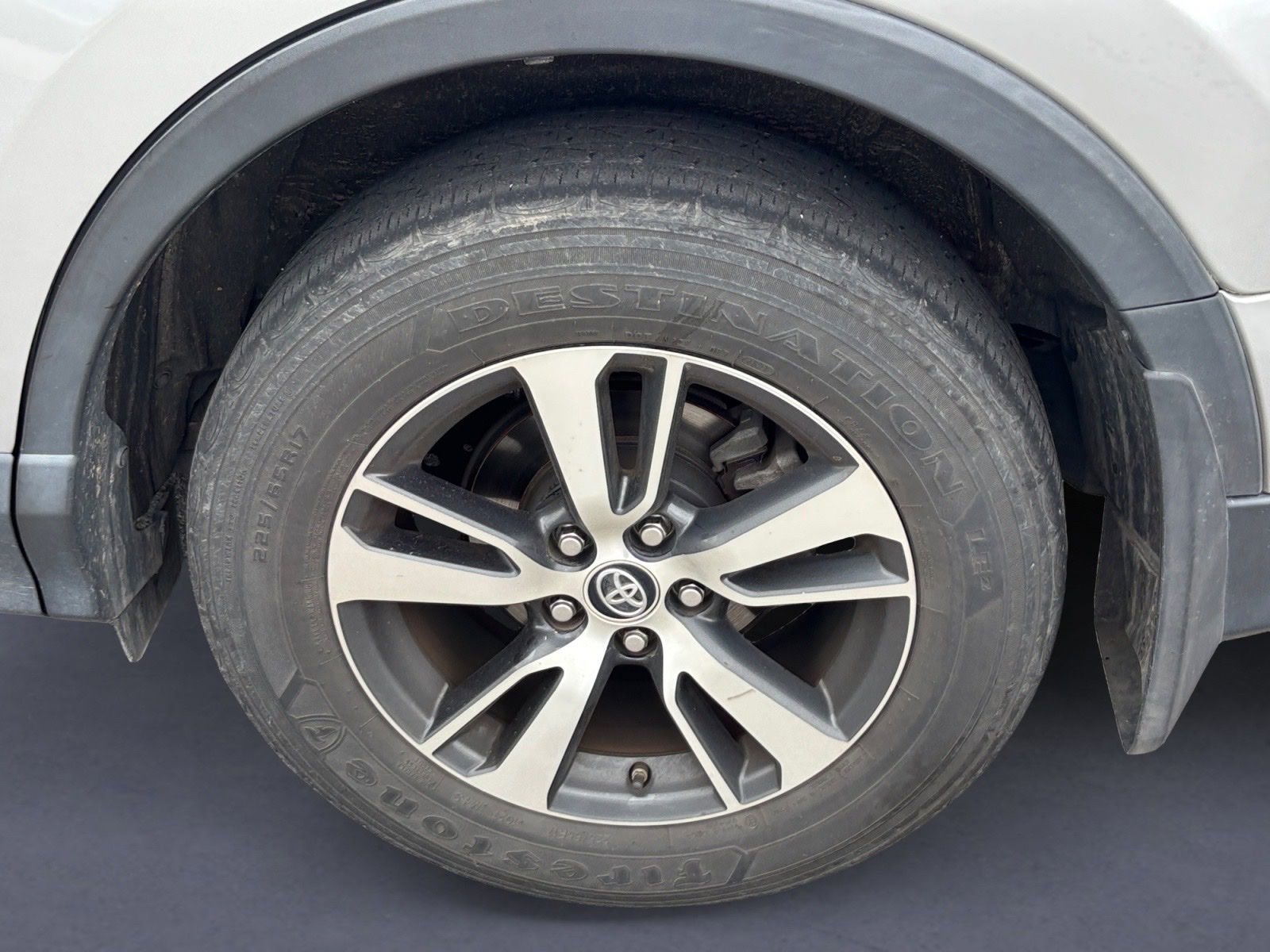 Used 2016 Toyota RAV4 XLE w/ Convenience Package image 5