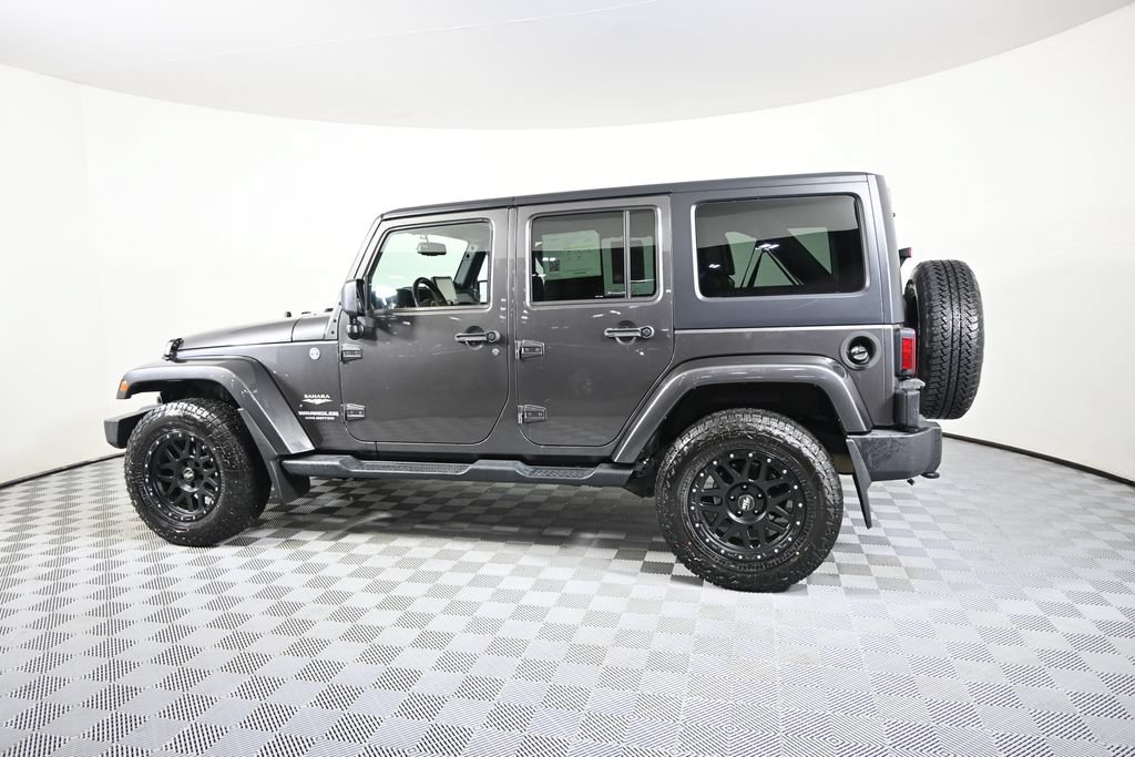 Used 2014 Jeep Wrangler Unlimited Sahara w/ Connectivity Group AWD/4WD image 3