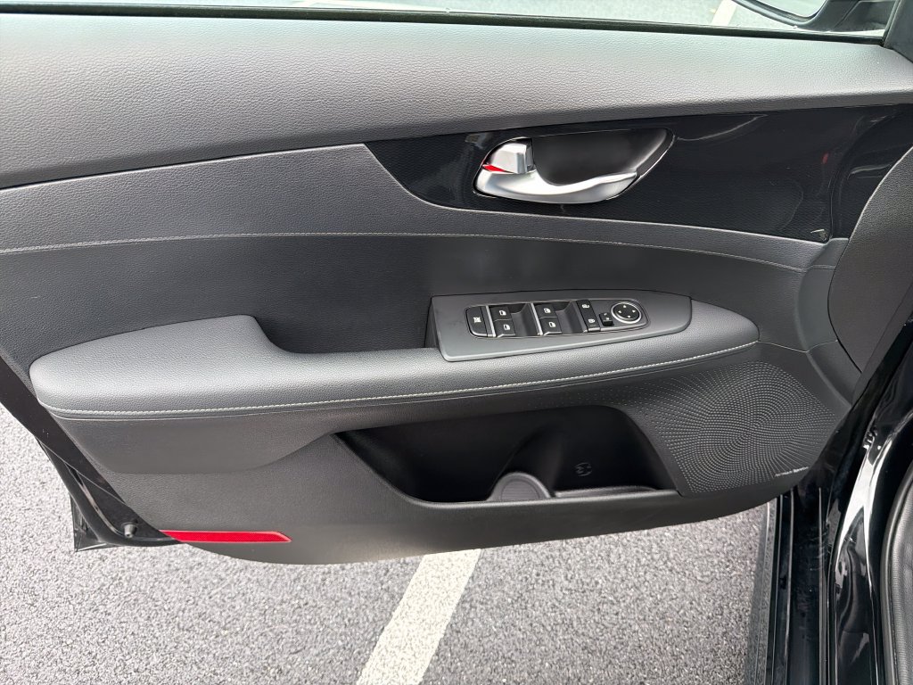 Used 2023 Kia Forte GT-Line w/ GT-Line Premium Package FWD image 15