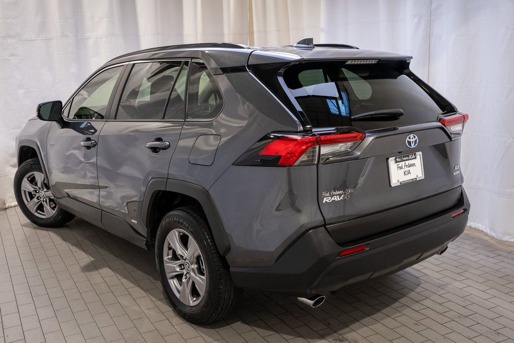 Used 2022 Toyota RAV4 XLE image 4