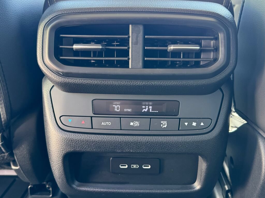 Used 2025 Honda Pilot EX-L image 17