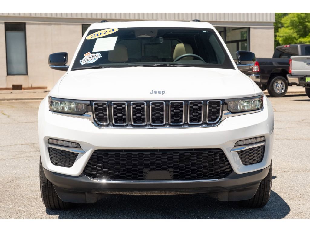 Used 2024 Jeep Grand Cherokee Limited RWD image 3