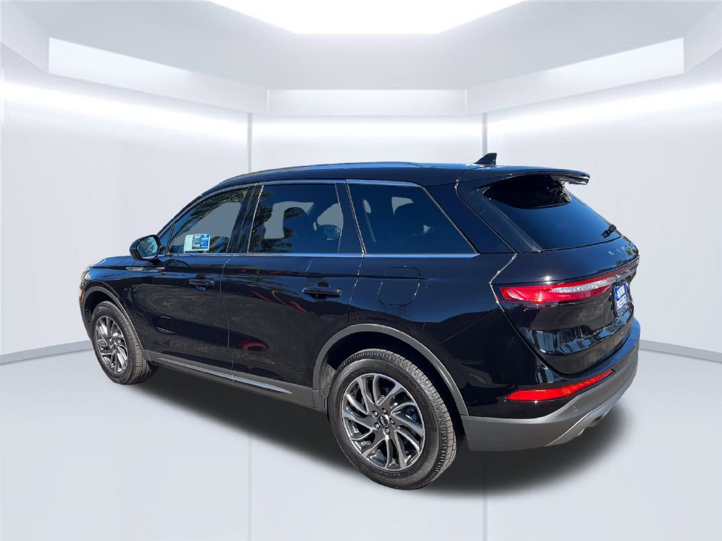 Used 2022 Lincoln Corsair AWD w/ Equipment Group 101A image 3