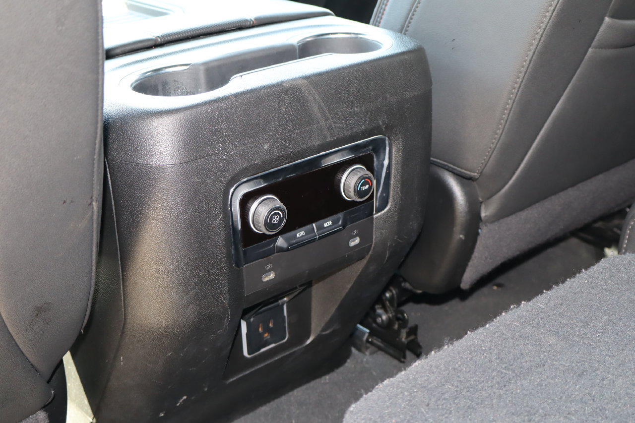 Used 2024 Chevrolet Suburban RST RWD image 20