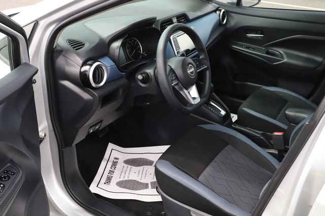 Used 2025 Nissan Versa SV FWD image 10