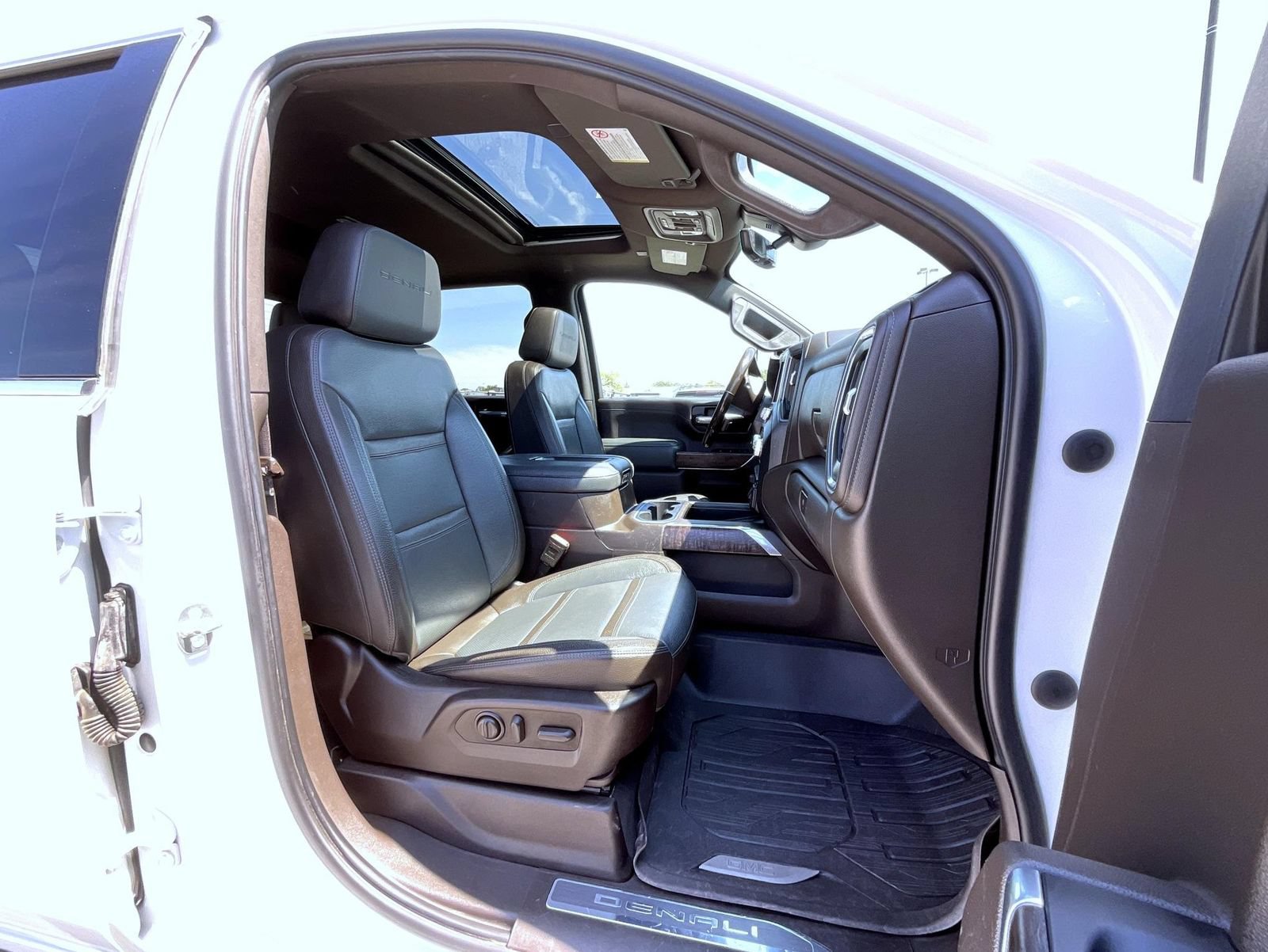 Used 2020 GMC Sierra 2500 Denali w/ Denali Ultimate Package AWD/4WD image 15