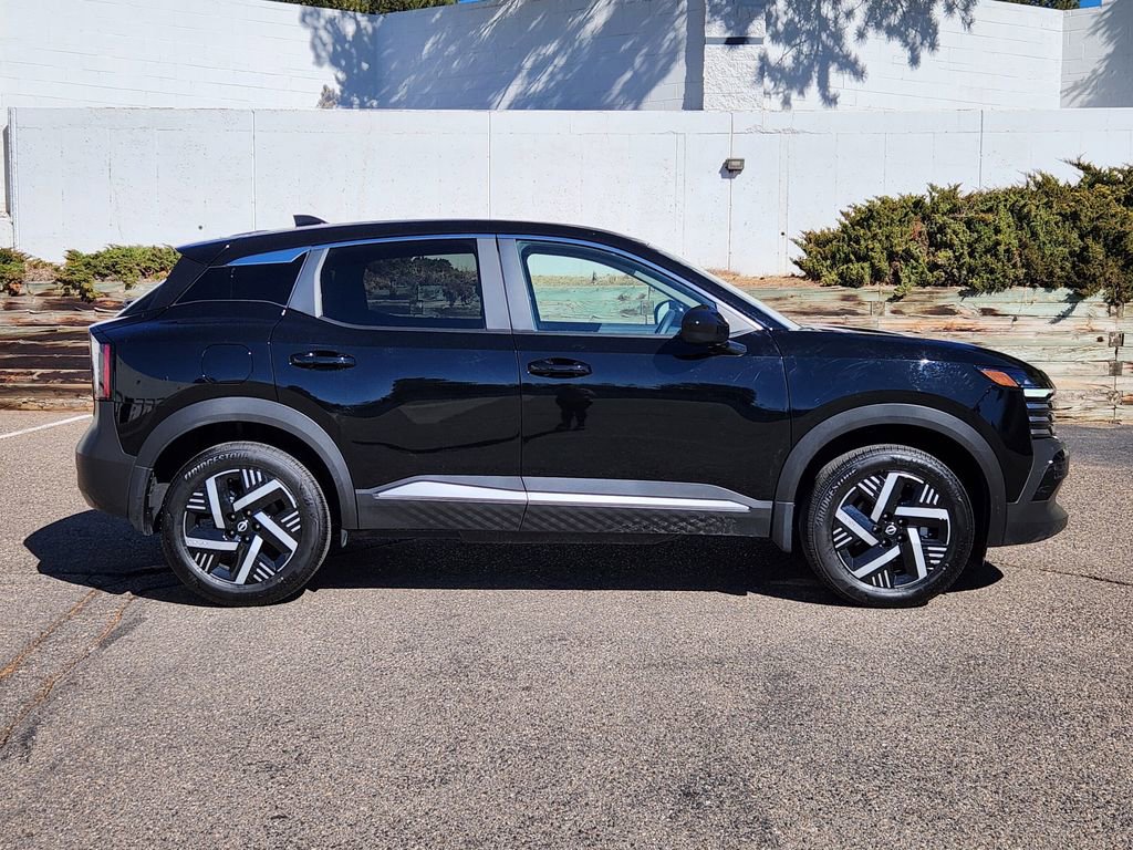 Used 2025 Nissan Kicks SV image 2