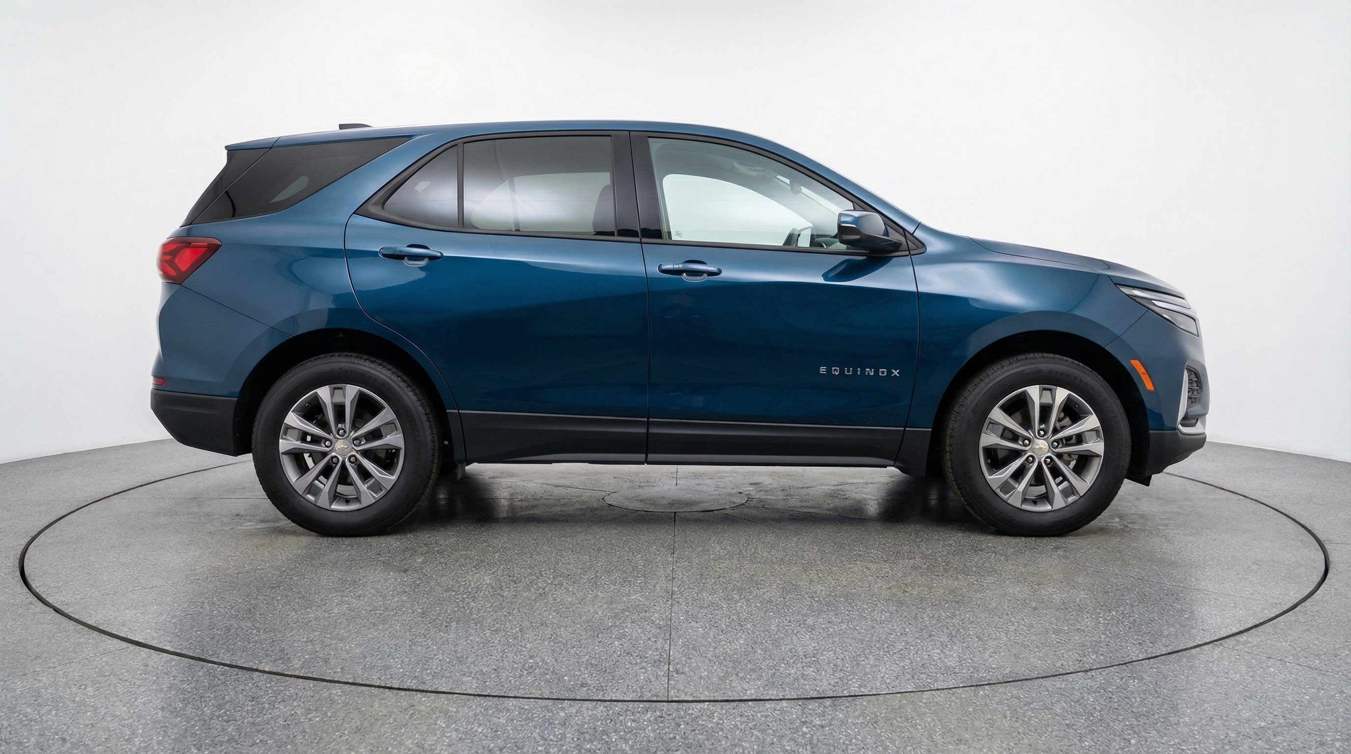 Used 2025 Chevrolet Equinox LT FWD image 11