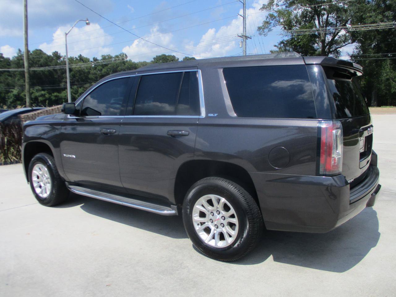Used 2015 GMC Yukon SLT w/ HD Trailering Package RWD image 4