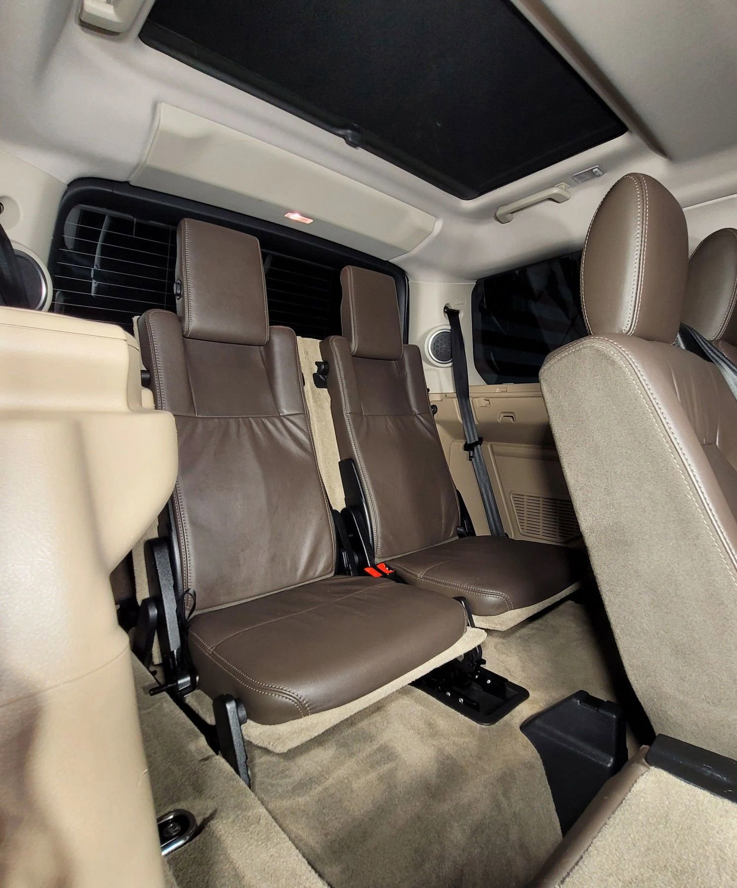 Used 2015 Land Rover LR4 HSE LUX image 48
