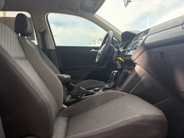 Used 2018 Volkswagen Tiguan S w/ 3rd Row Seat Package AWD/4WD image 19