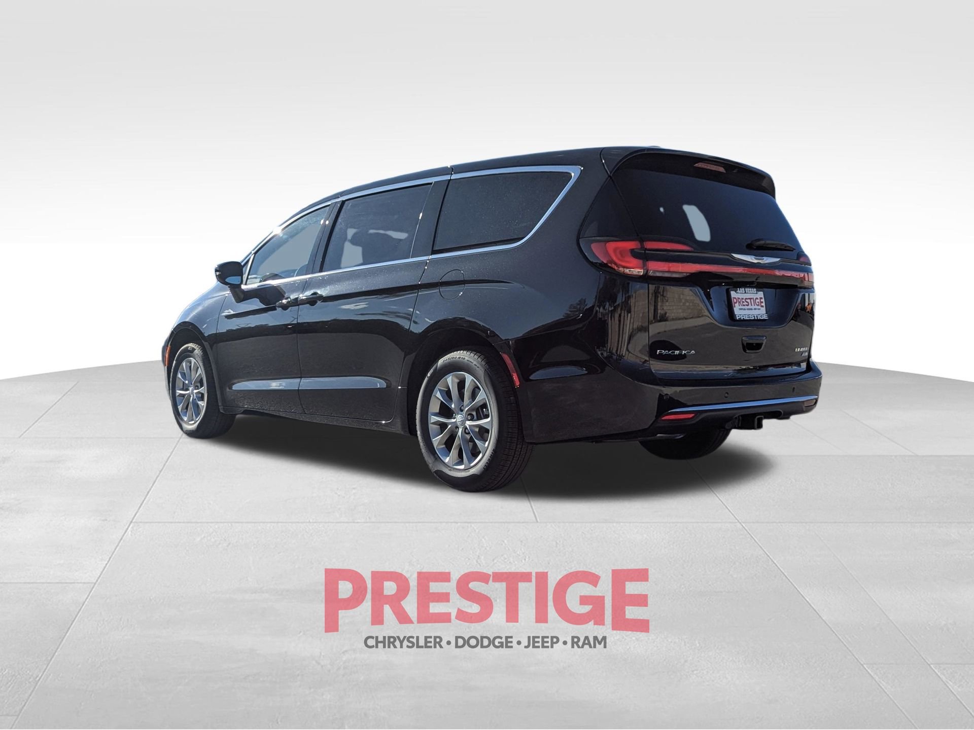 New 2026 Chrysler Pacifica Limited AWD/4WD image 9