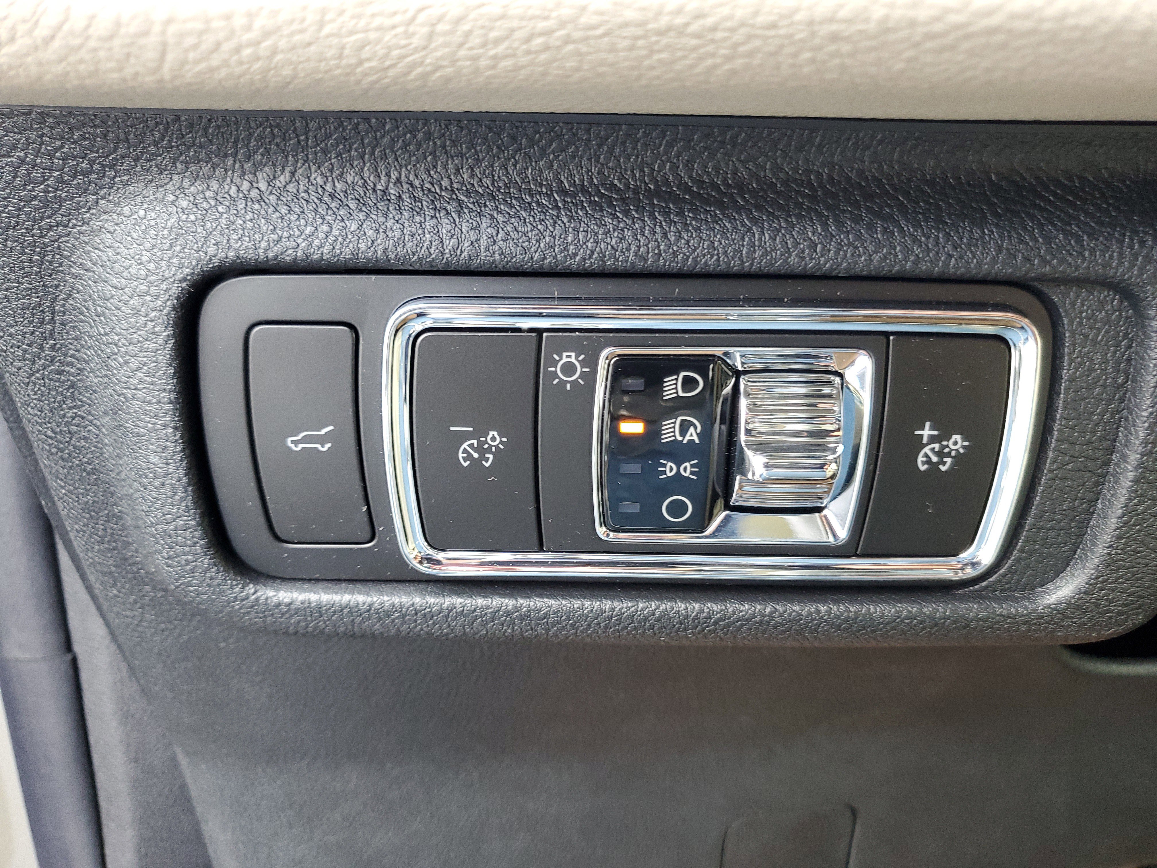 New 2026 Lincoln Corsair Premiere image 14