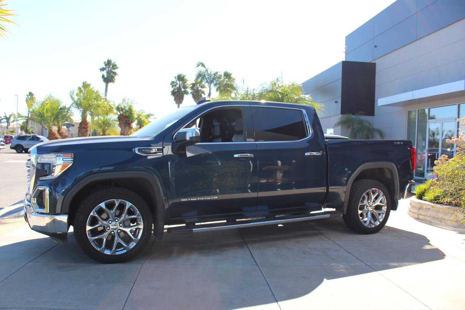 Used 2020 GMC Sierra 1500 SLT w/ SLT Premium Package image 5