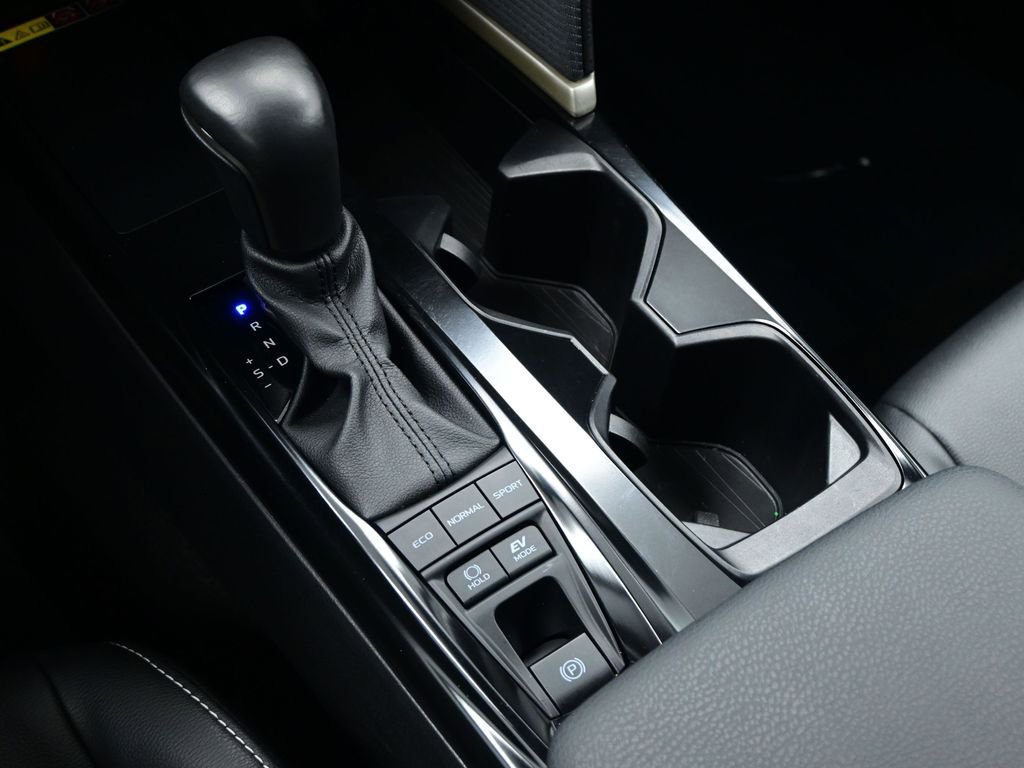 Used 2025 Toyota Camry SE w/ Convenience Package image 25