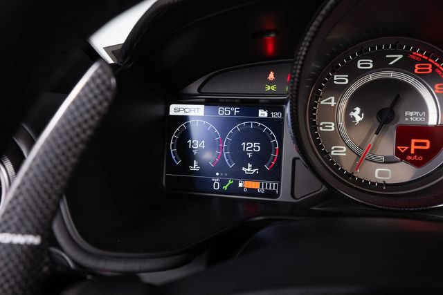Used 2019 Ferrari Portofino RWD image 39