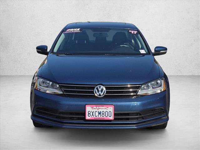 Used 2017 Volkswagen Jetta SE FWD image 2