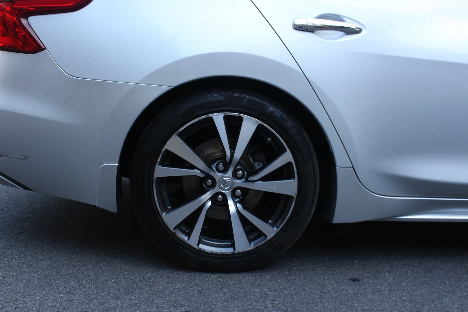 Used 2017 Nissan Maxima 3.5 SL FWD image 5