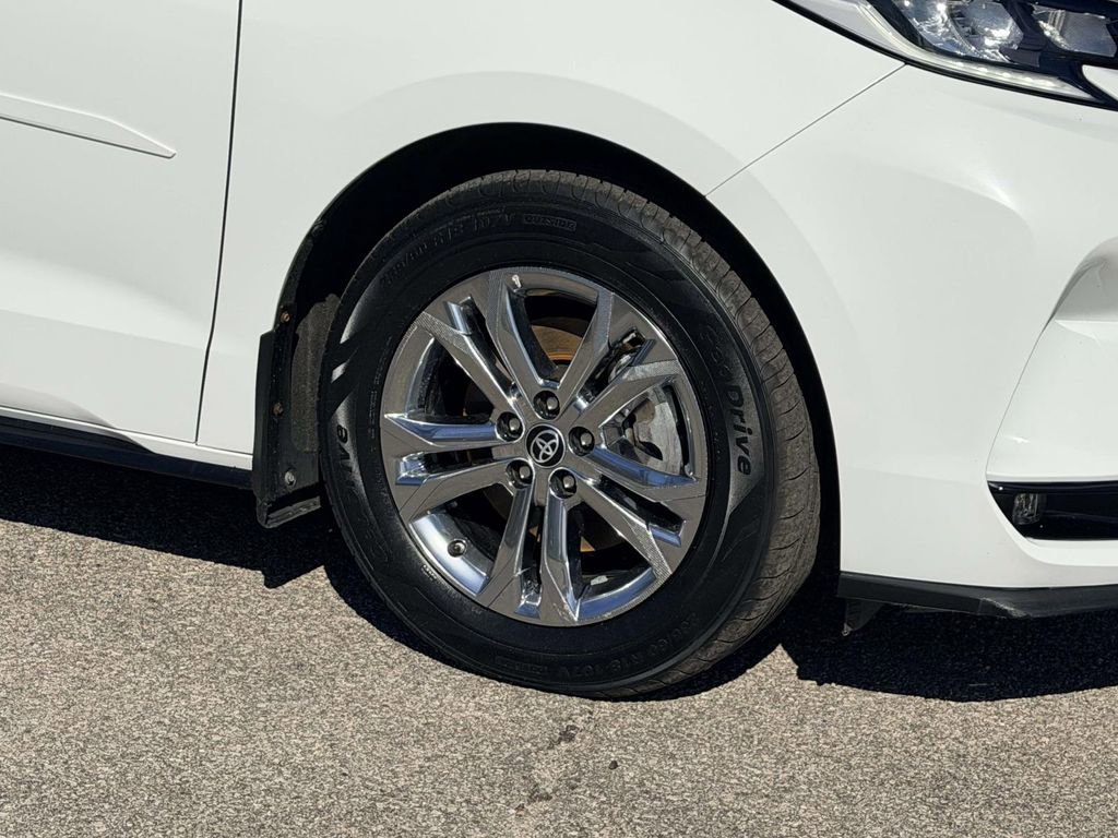 Certified 2023 Toyota Sienna XSE w/ XSE Plus Package image 25