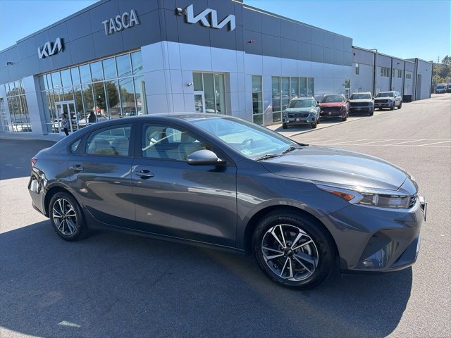 Used 2023 Kia Forte LXS image 2